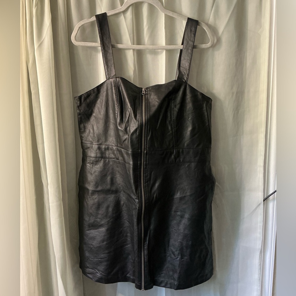 Wild Fable Black Faux Leather Dress zipper down middle size xl